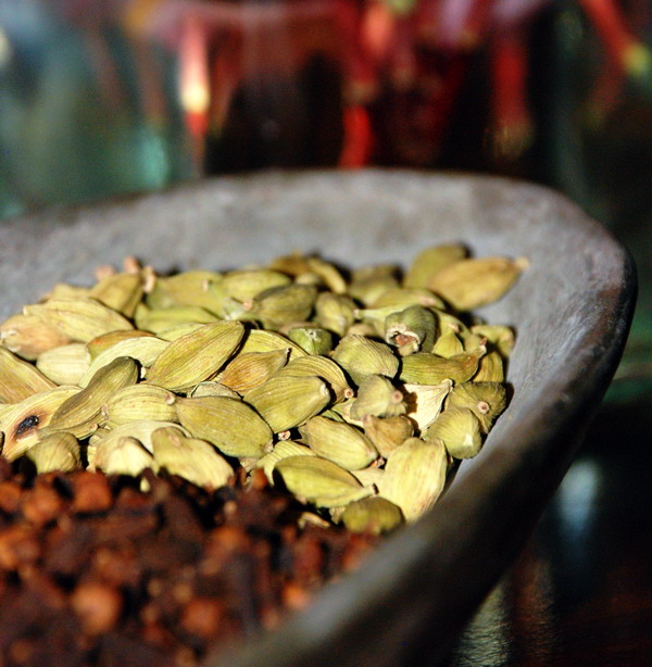 cardamom2-04may08-rep Cardamom, has a wonderfully spicy flavour and is essential for a good, natural Chai